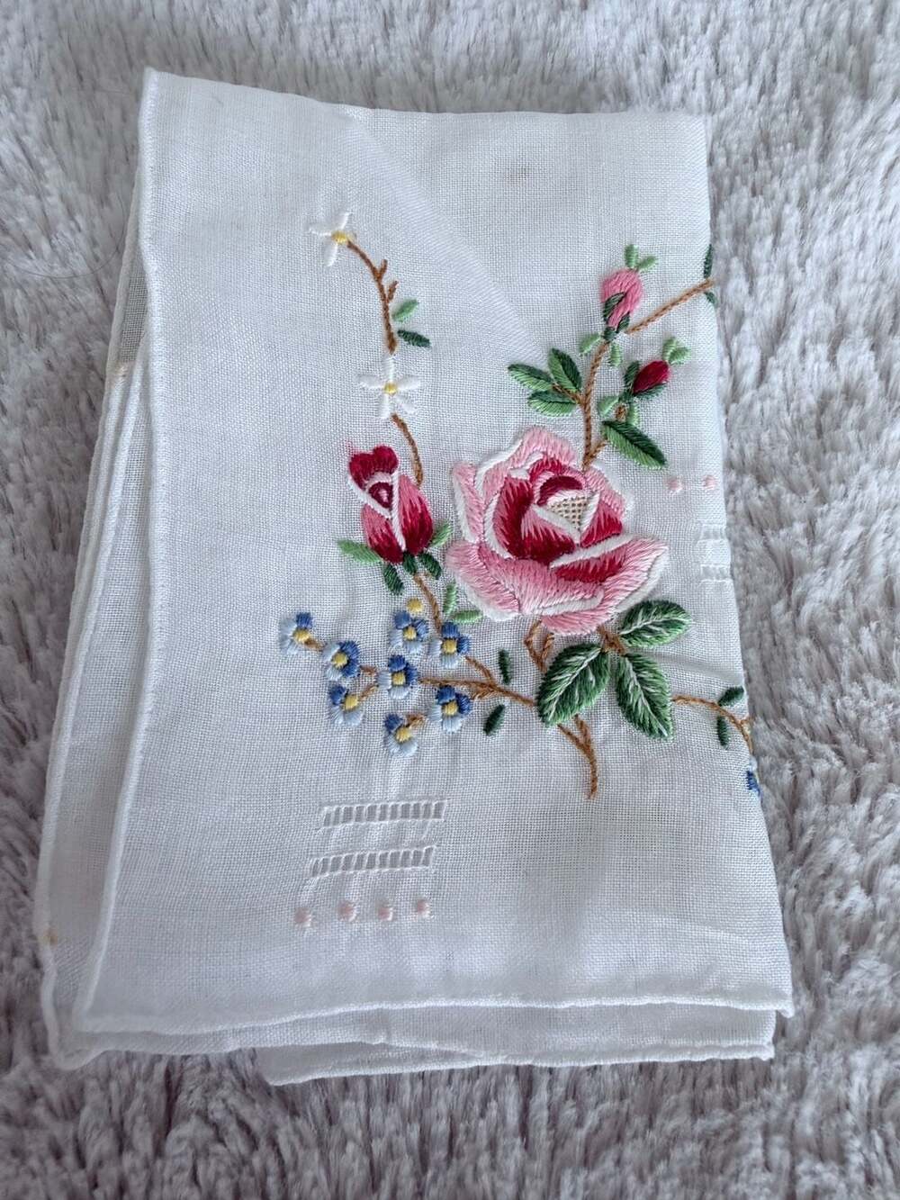 Vintage Embroidered Floral Handkerchief with Pink Rose Motif